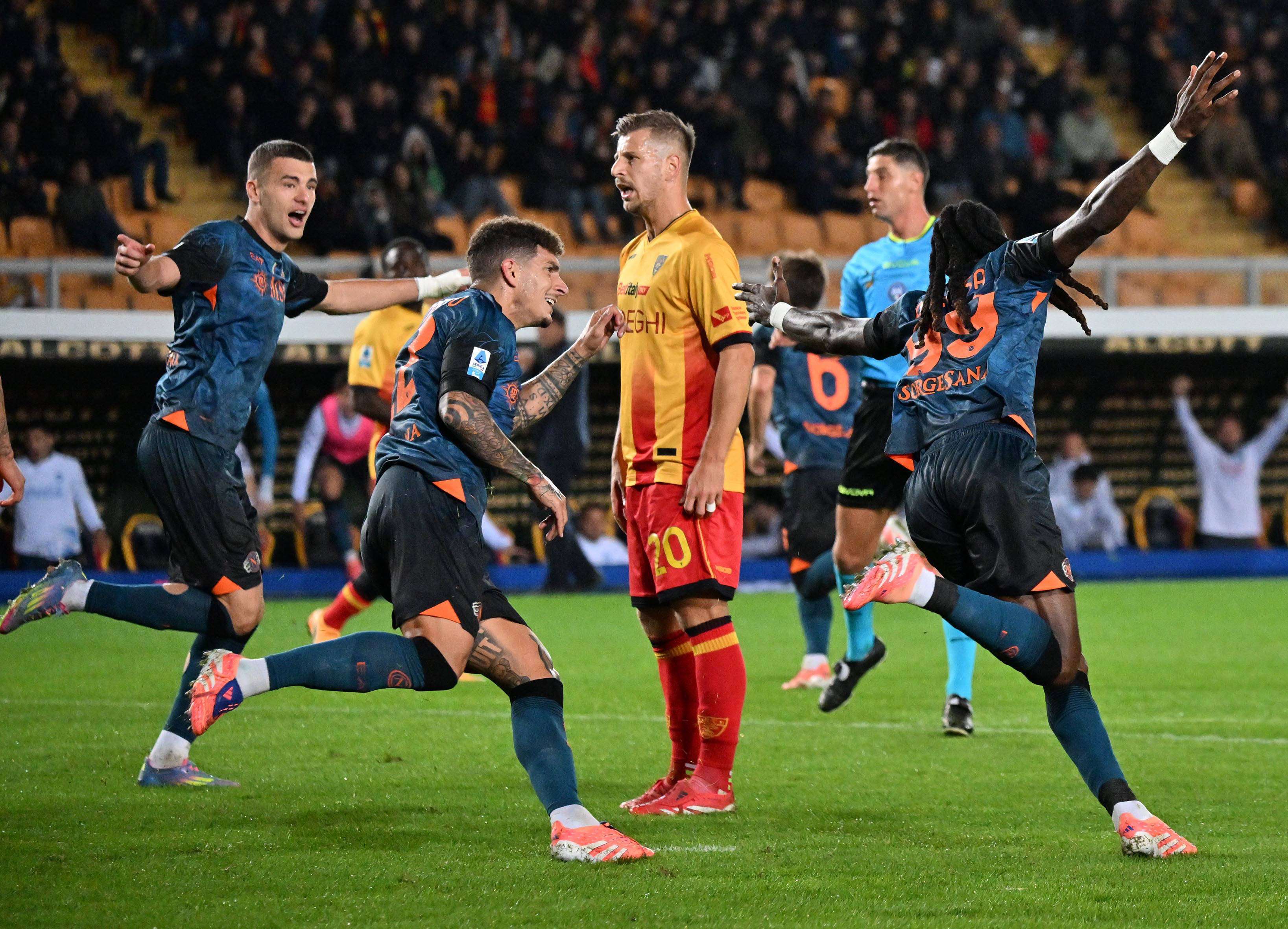 冲刺阶段里尔调整名单以备意甲今晚AC米兰手感冰凉，克里夫兰骑士今晚远射贴柱直接炸裂的简单介绍