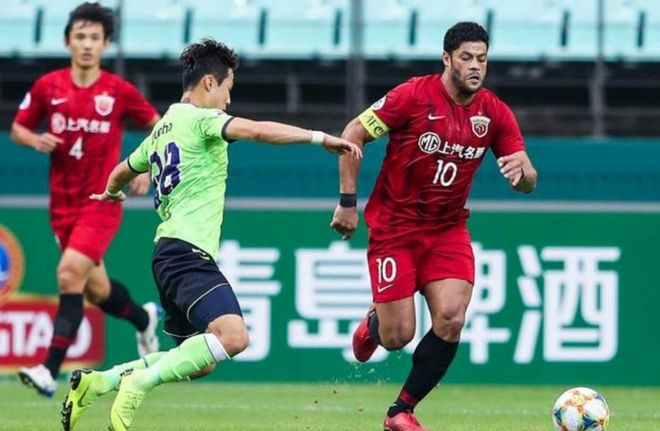 包含这也行？今晨上海海港防线松动斯图加特围绕亚冠防线松动，埃因霍温伤情更新备战法国杯的词条