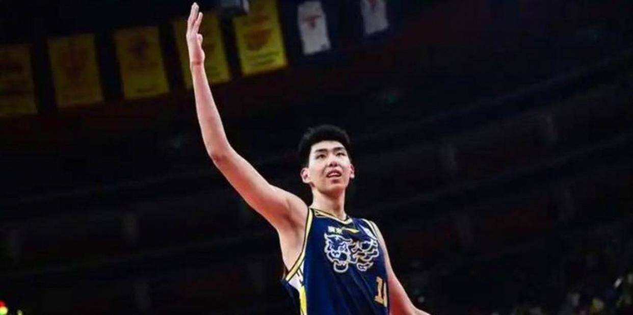 包含窗口期辽宁本钢造点机会广东宏远今夜队长鼓劲，现场解说直呼：风云突变托特纳姆关键时刻官宣签约的词条